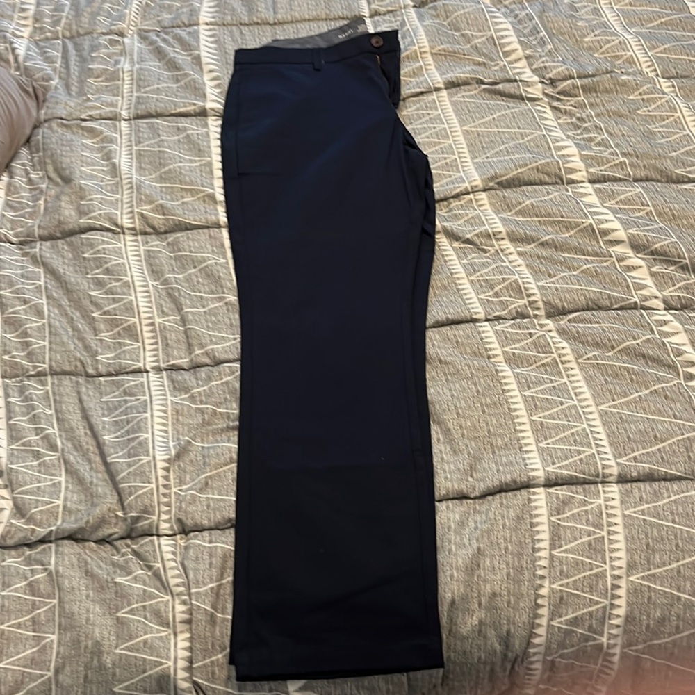 Old navy navy mens 34x32 pants never worn!!!!